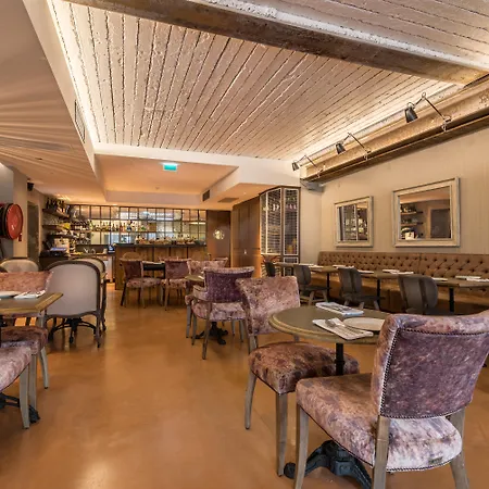 Almalusa Baixa Chiado 4*