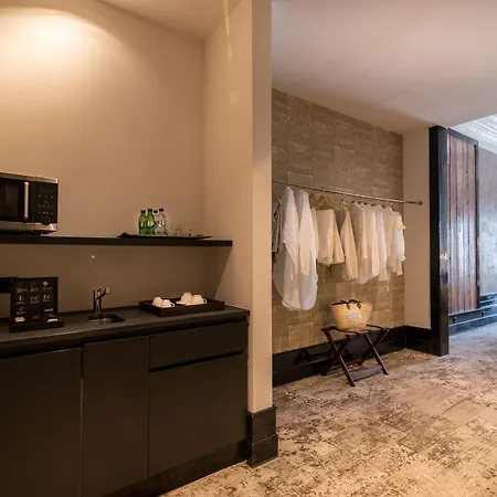 Almalusa Baixa Chiado Lisbon